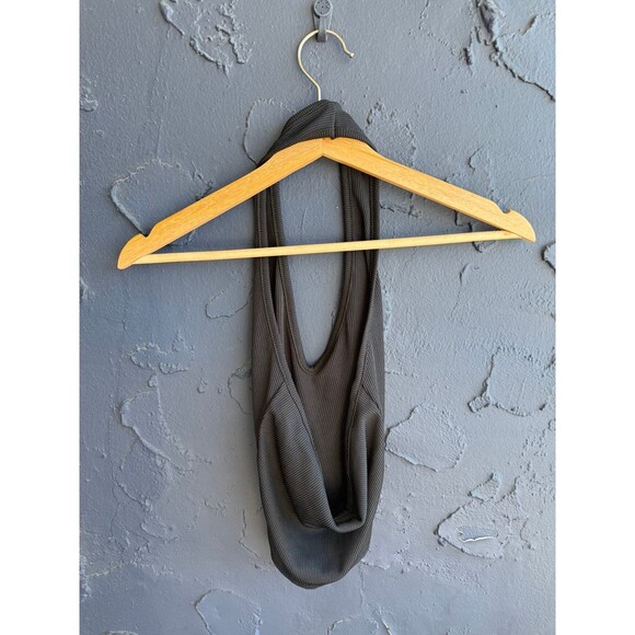 halter top - Picture 4 of 5